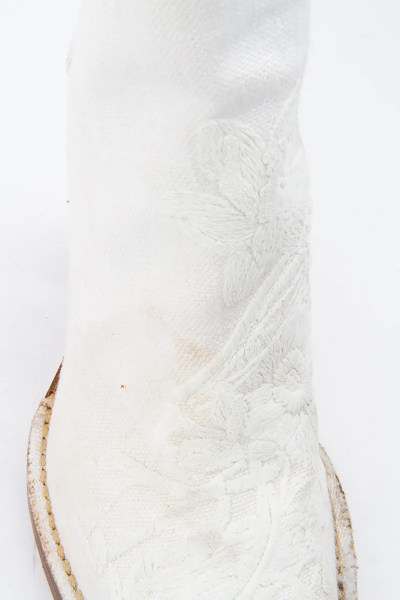 CURVED EMBROIDERED BOOTS