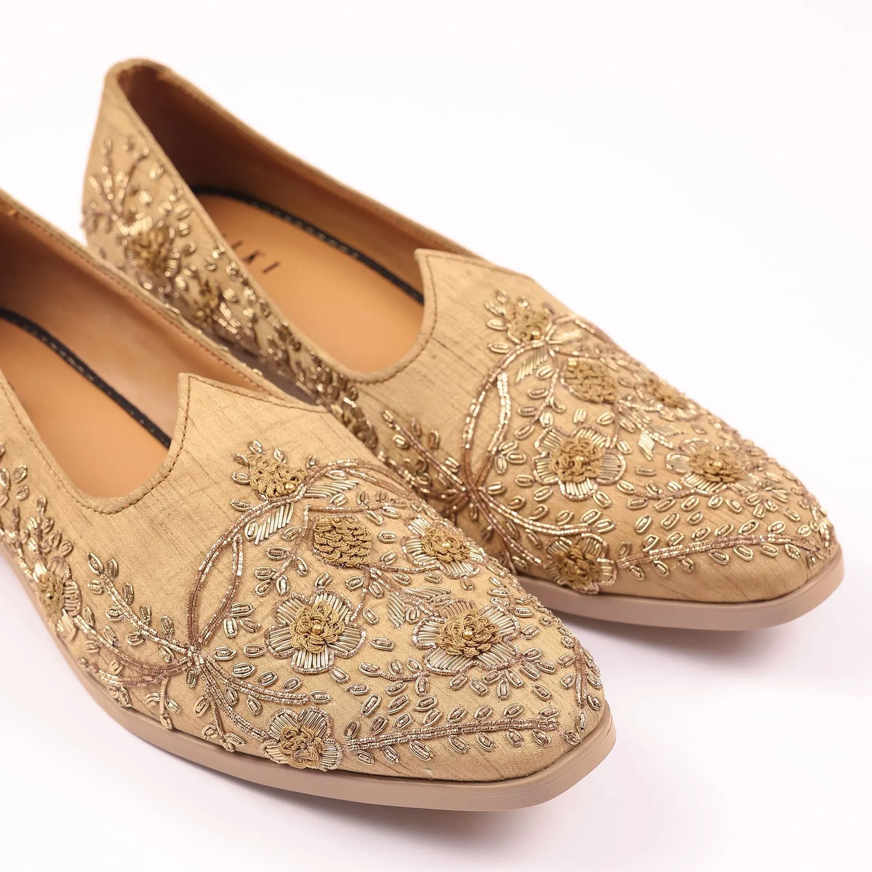 Gold Raw Silk Zardozi Embroidered Juttis