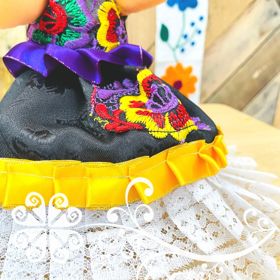 Oaxaca Istmeña Dress Mexican Otomi Doll - Fina