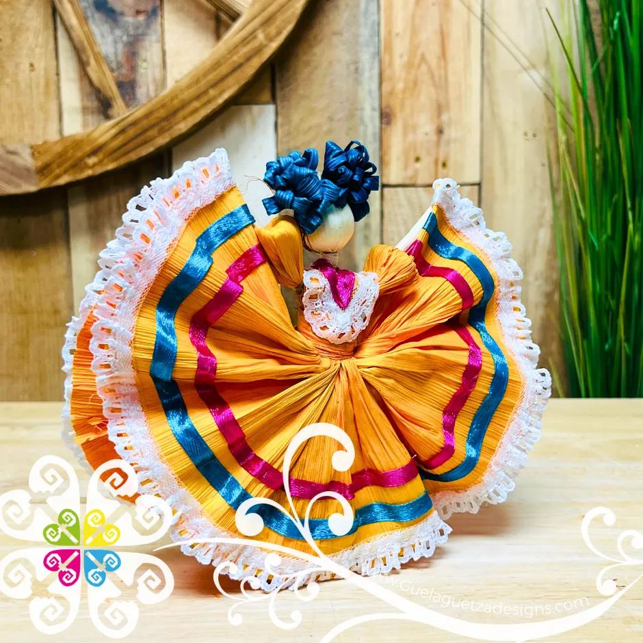 Single Small Corn Husk Doll - Wide Skirt